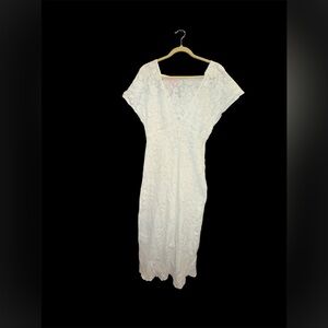 Elegant WHITE POPPY Lace Dress M
Turn on the sound in the video 😊
